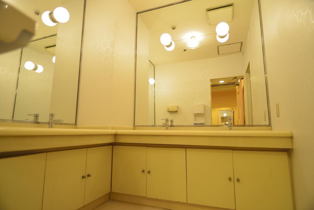 B&S Eco Cube Shinsaibashi Hotel Осака Екстериор снимка