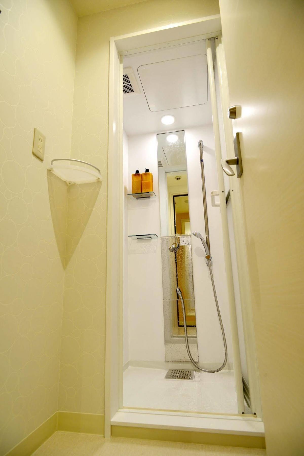 B&S Eco Cube Shinsaibashi Hotel Осака Екстериор снимка